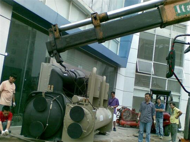 合水县随车吊和汽车吊的核心区别是什么？哪种更省钱？