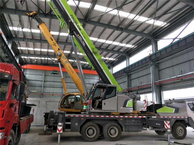 合水县高空车出租需要注意哪些安全事项？